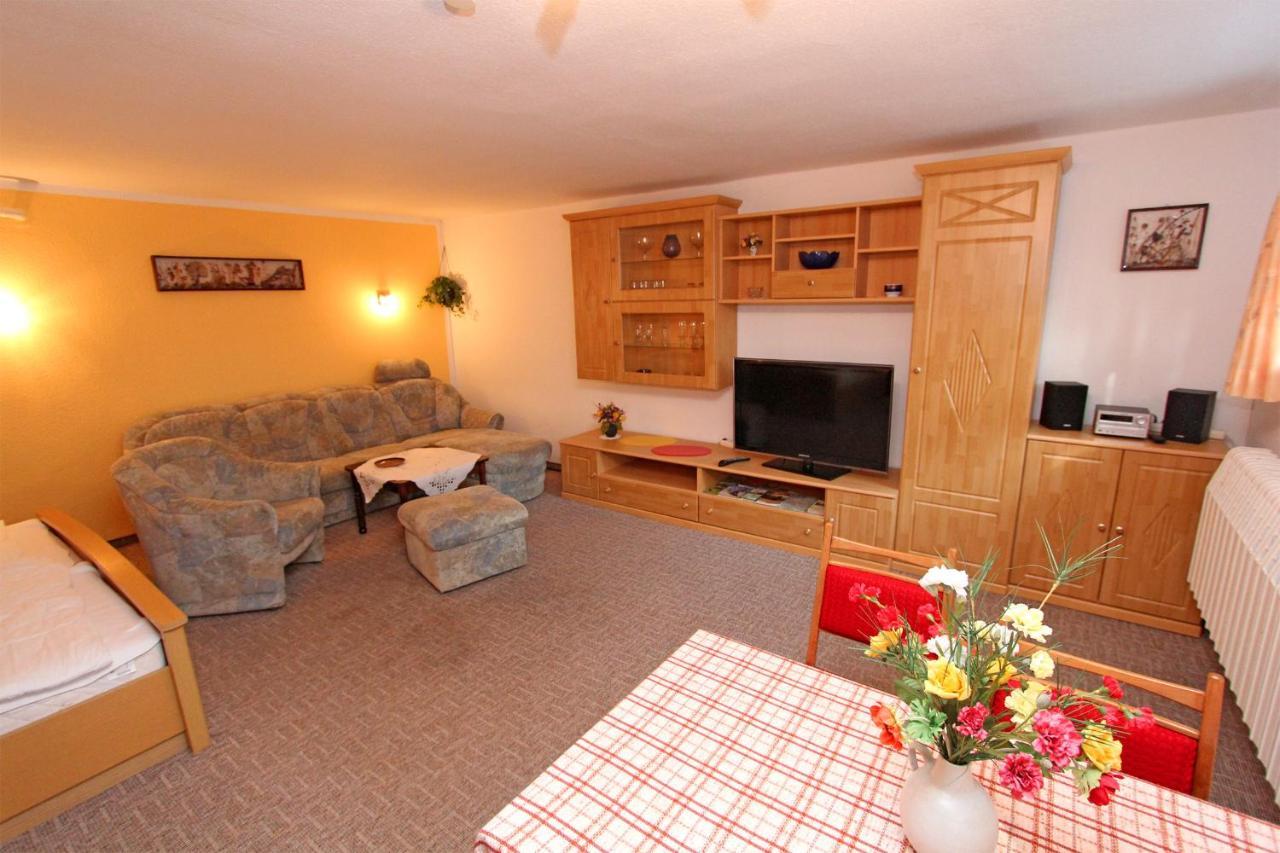 Ferienhaus Kagar See 10641 エクステリア 写真